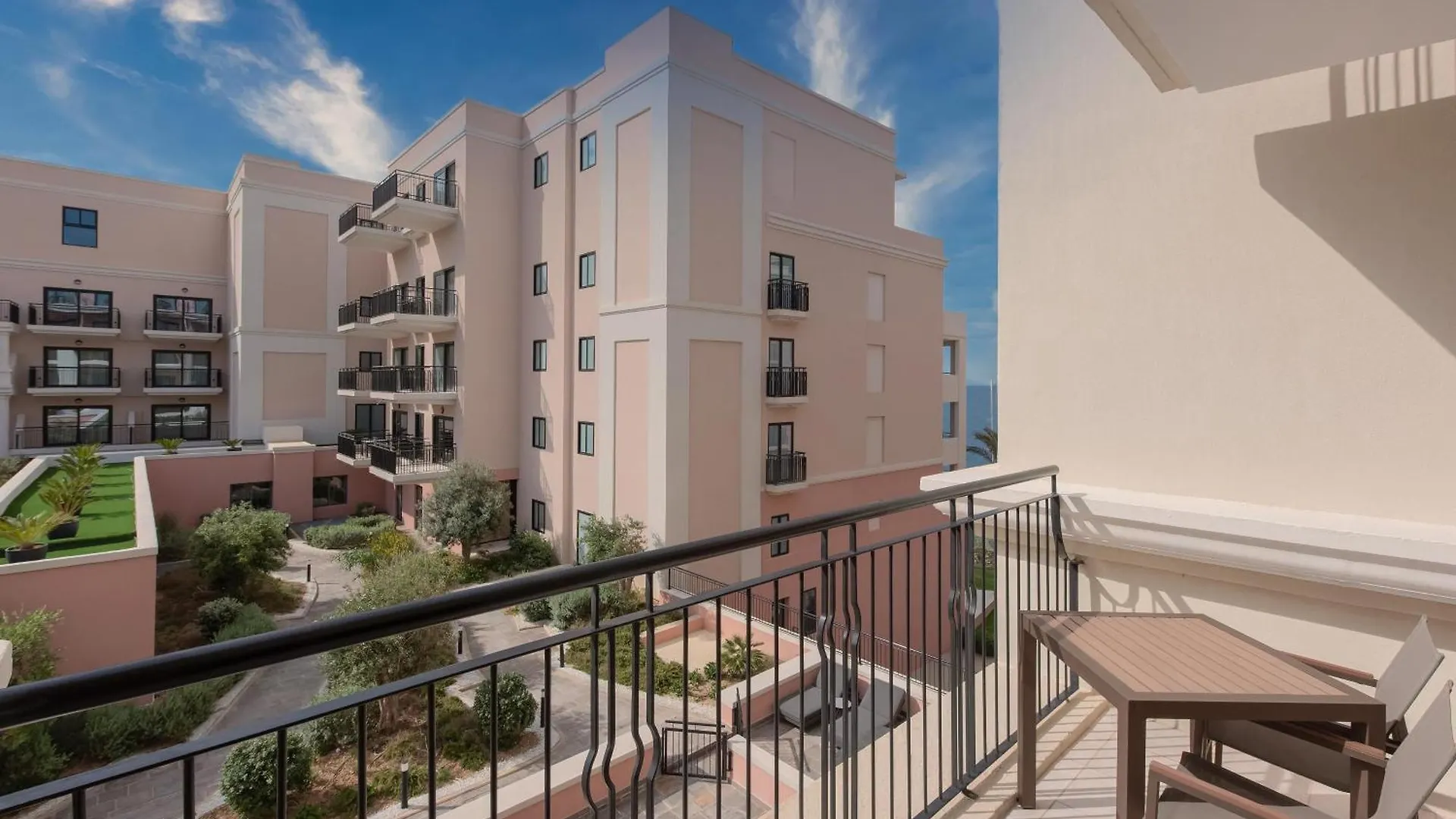 Отель The Westin Dragonara Resort, Malta Сент Джулианс