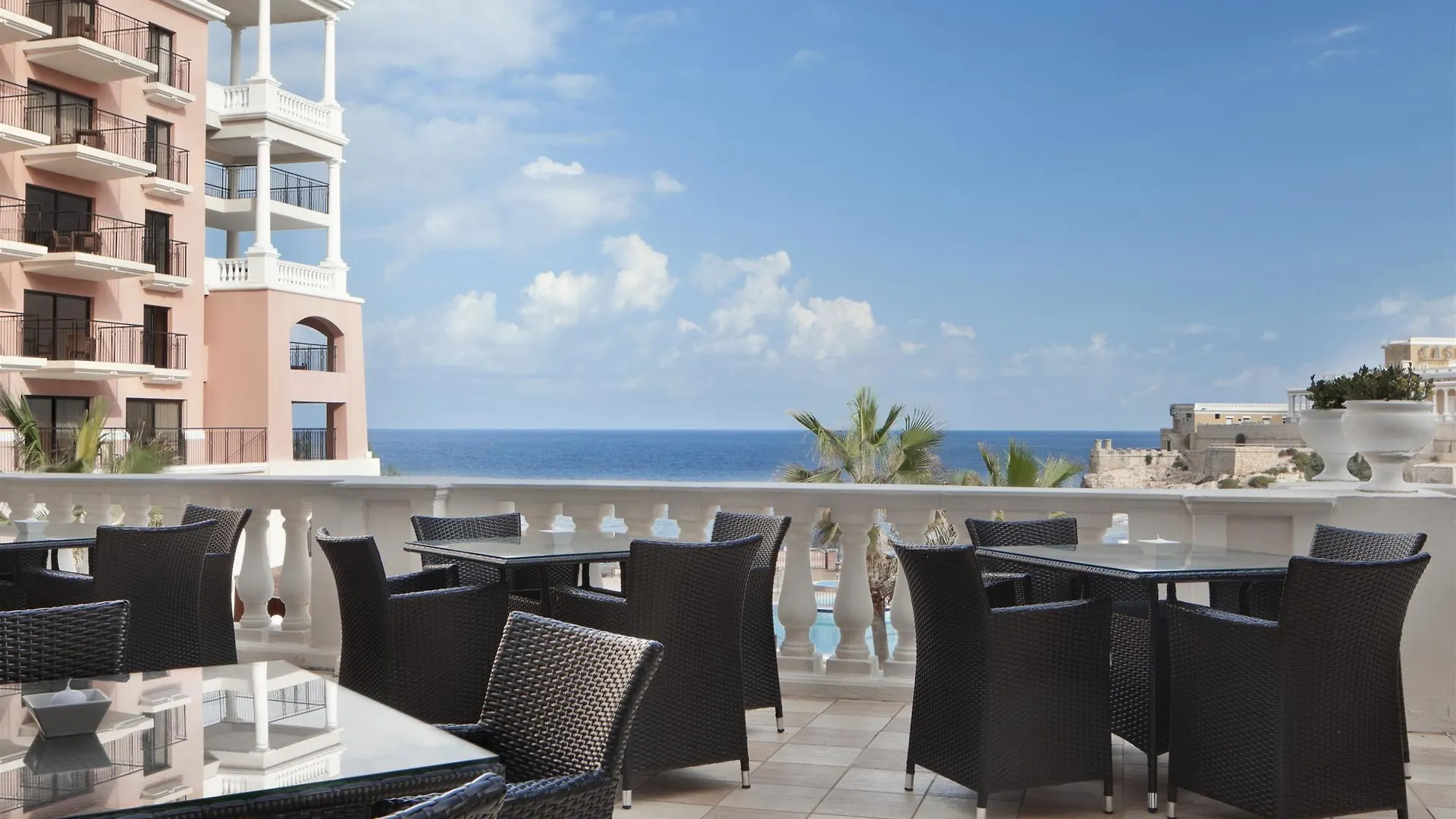 Отель The Westin Dragonara Resort, Malta Сент Джулианс