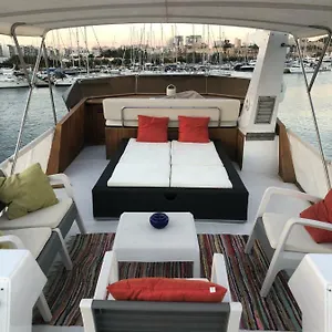 Úszó hotel Johnny M Yacht